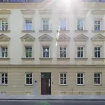 Apartament Zelazna Wawelofts